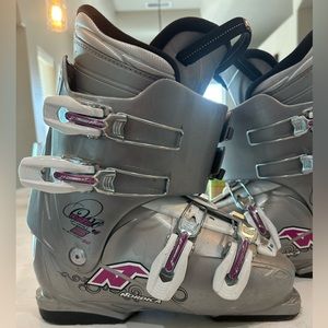 Nordica One Easy 5 Alpine/Downhill Ski Boots Mondopoint 26.5